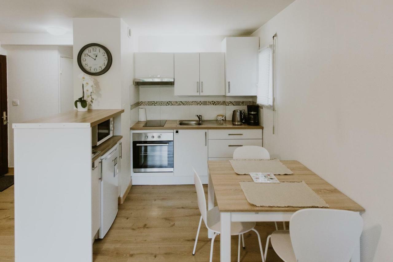 Appartement 4 Personnes Jardin Et Parking Vannes Exteriör bild